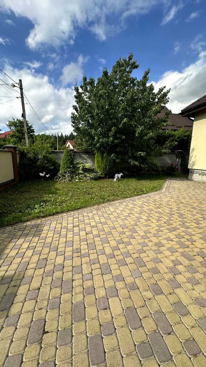 1867987808616660