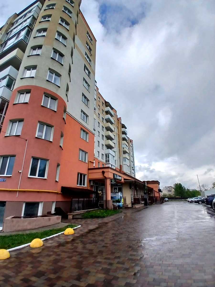 1867989364902628