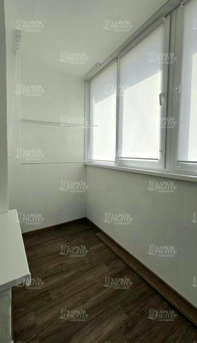 1867998777810877