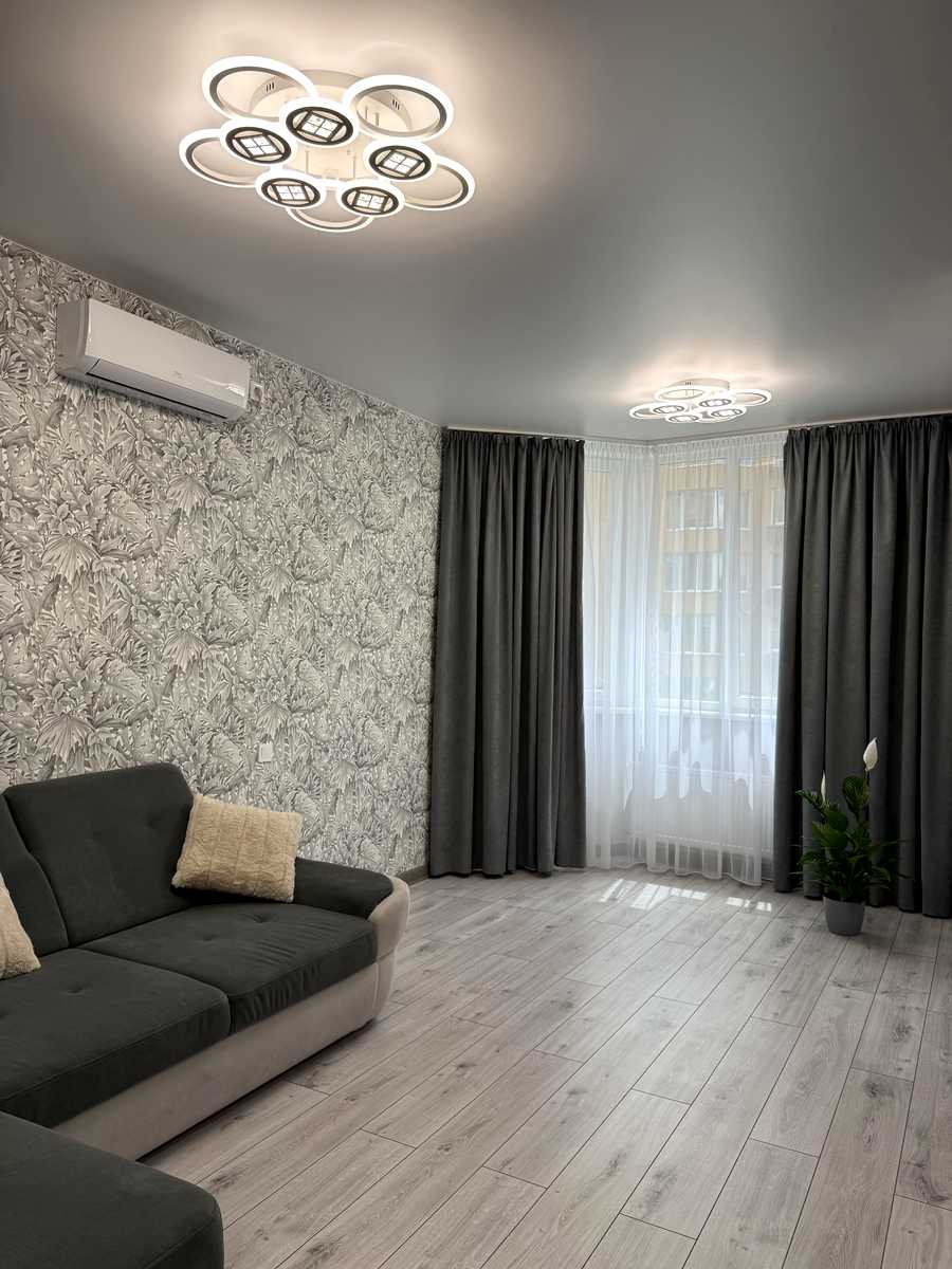 1868005375810431