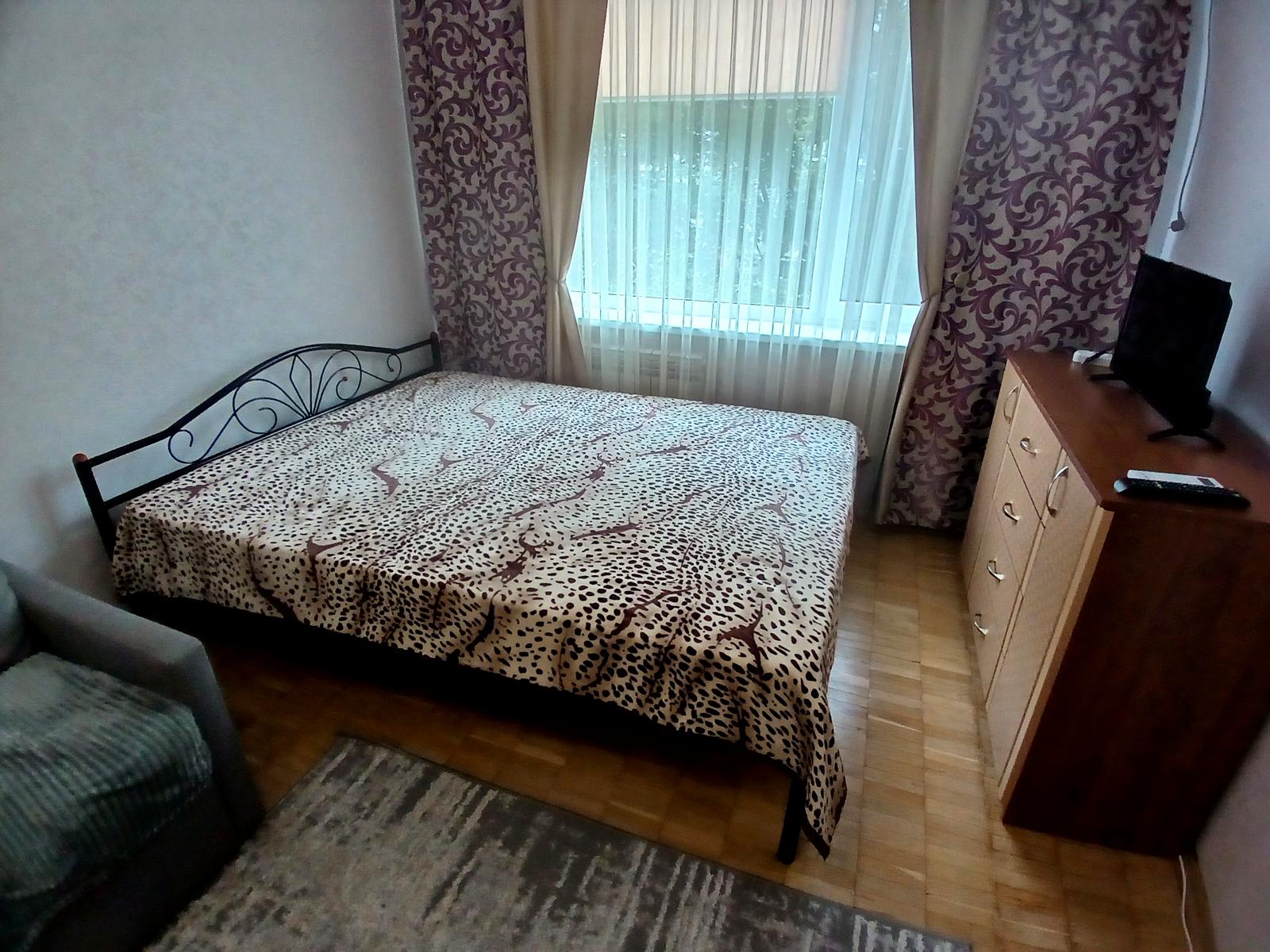 1868041615774580