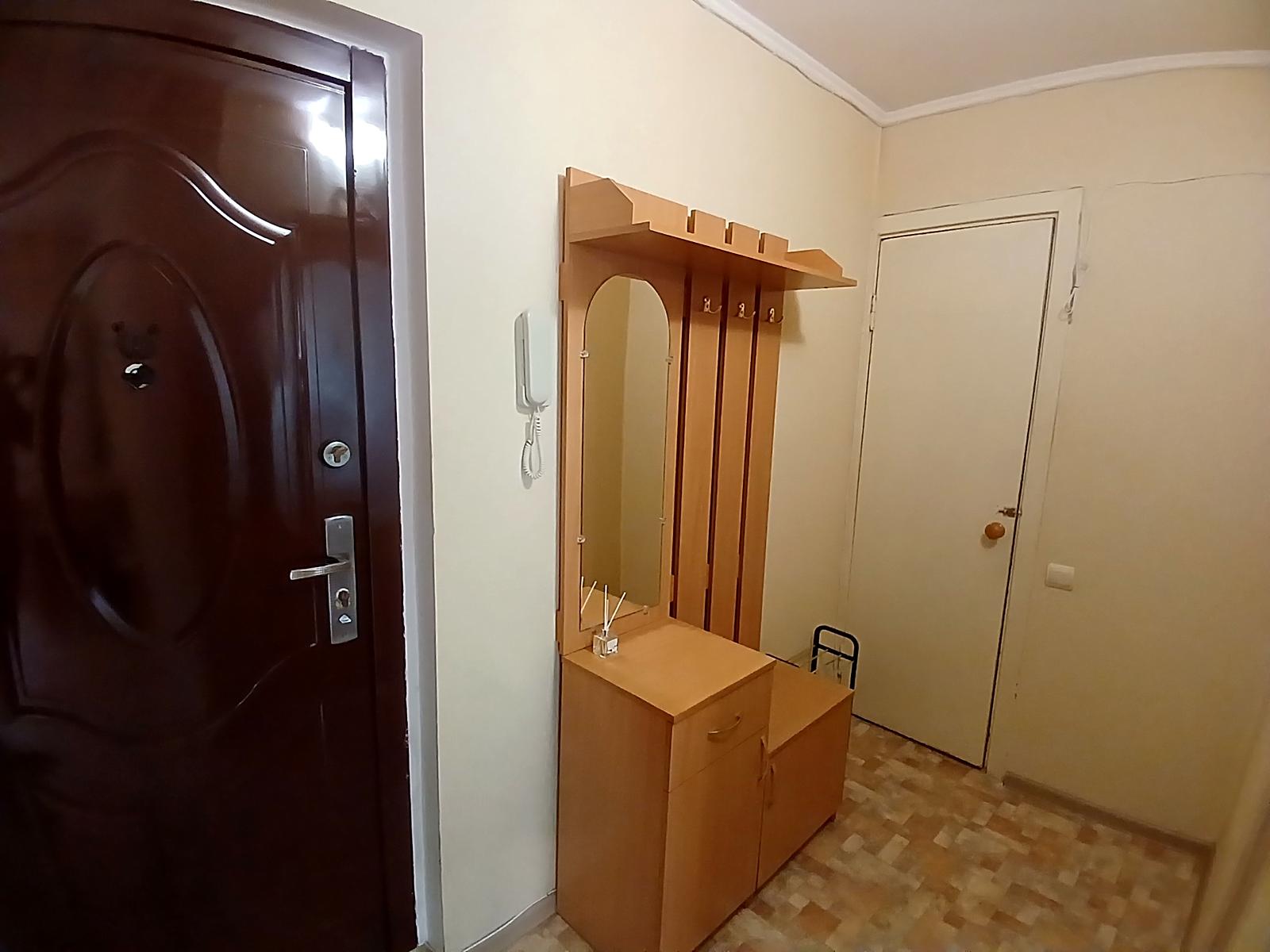 1868041792972356