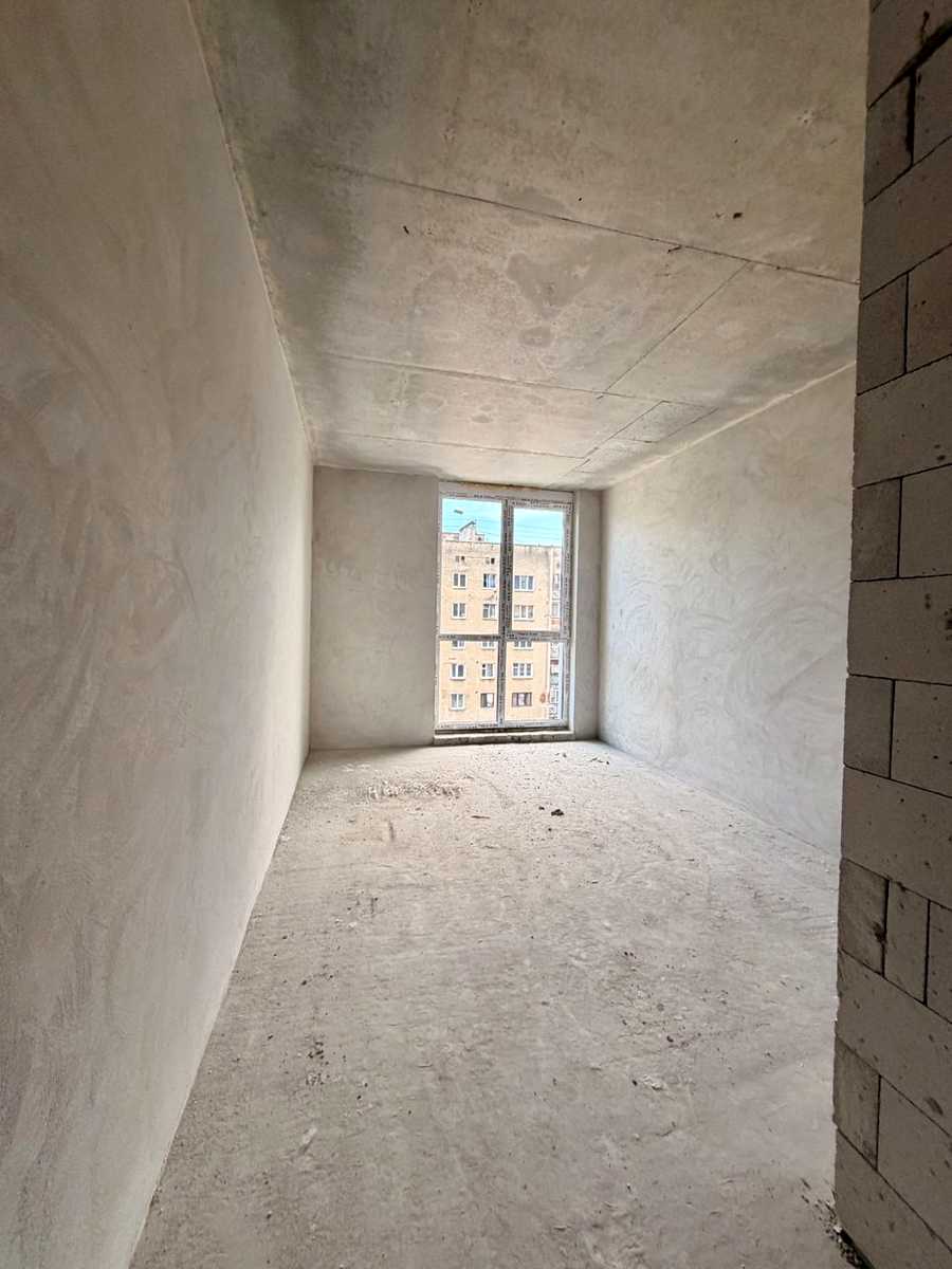 1868042627086593