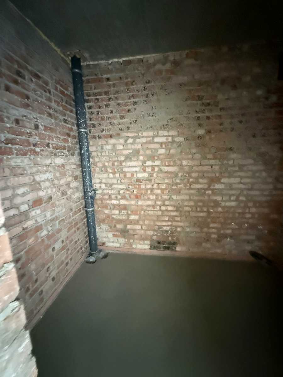 1868043936661681