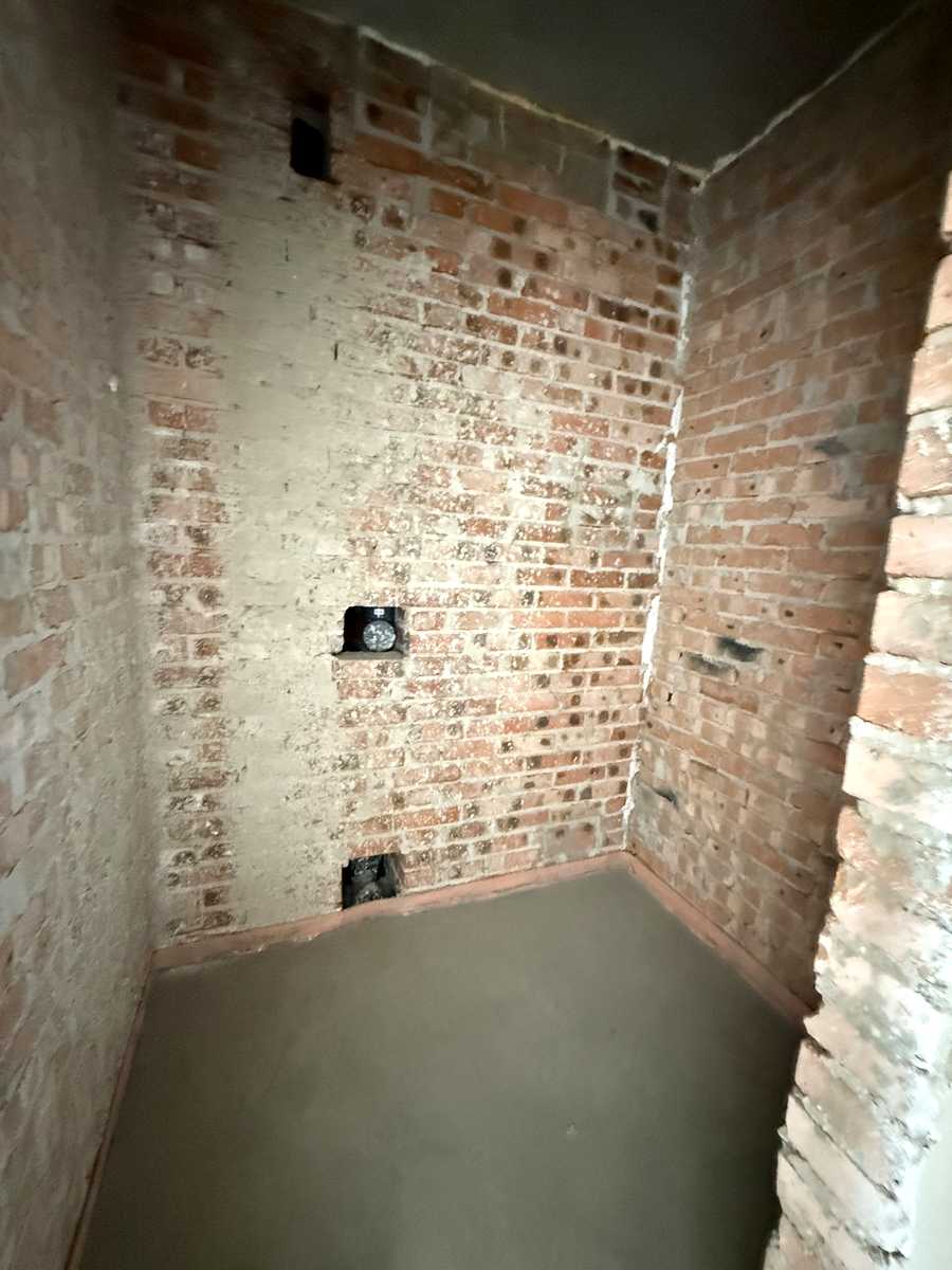 1868043936845886