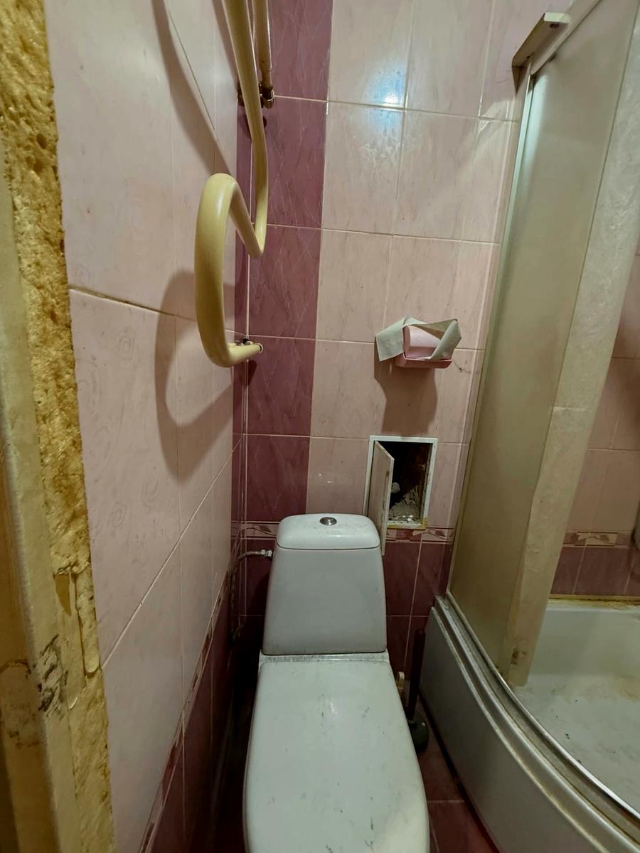 1868044574824374