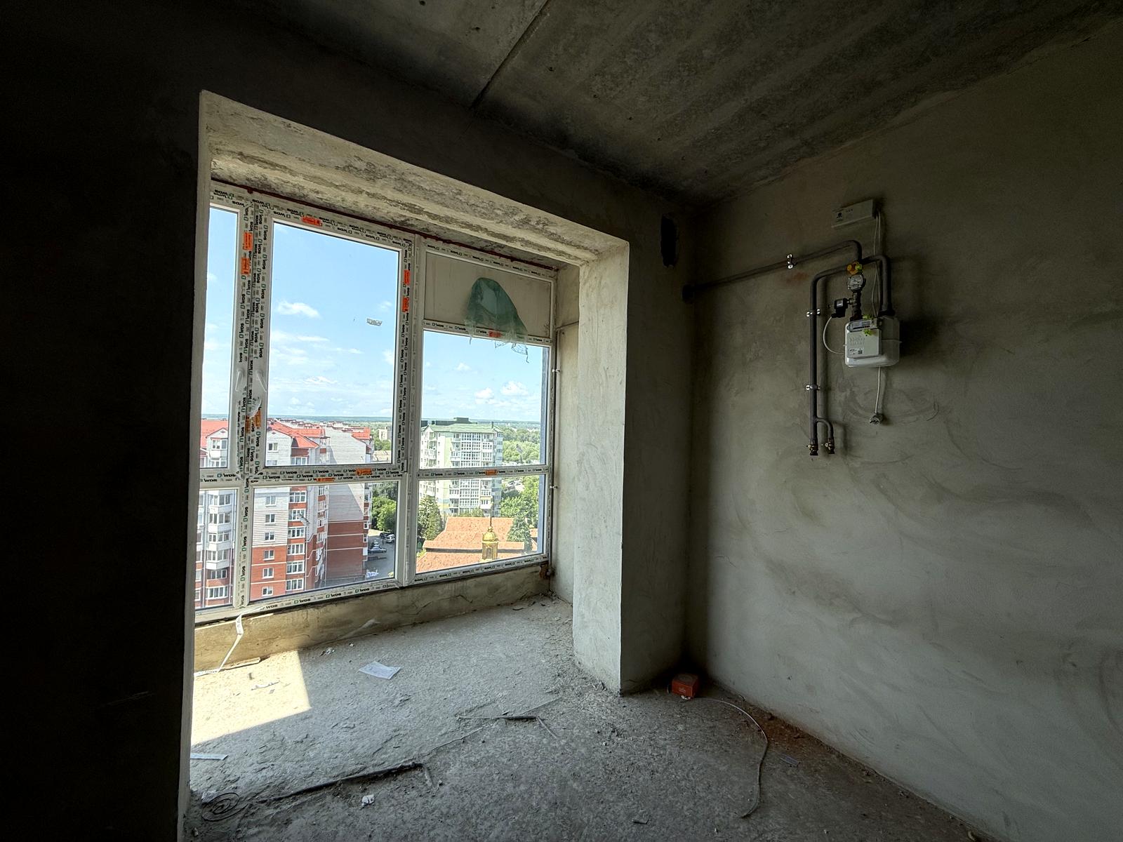1868052452953347