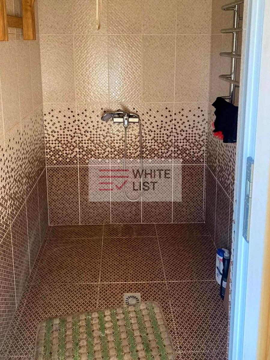 1868053997838037