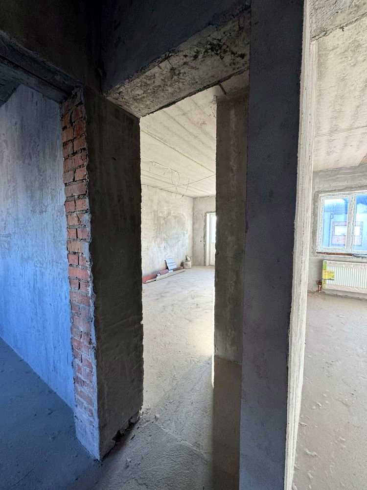 1868055449898923