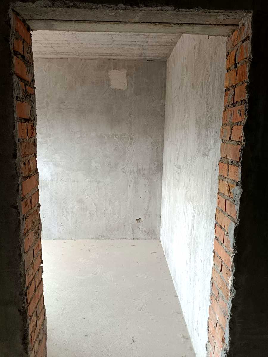 1868055451904572