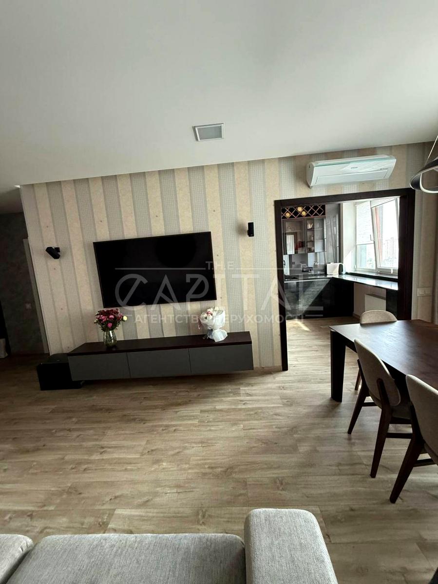 1868055540550458