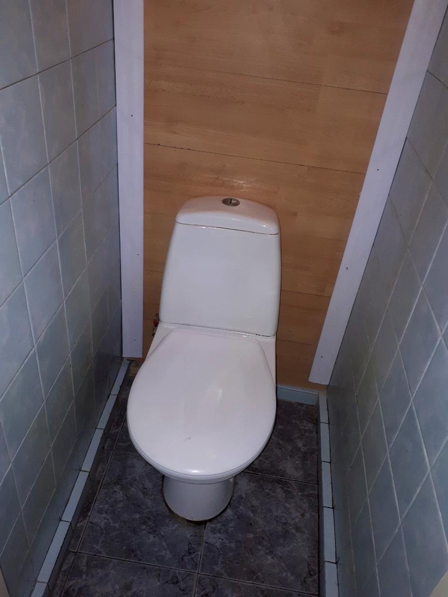 1868055642954704