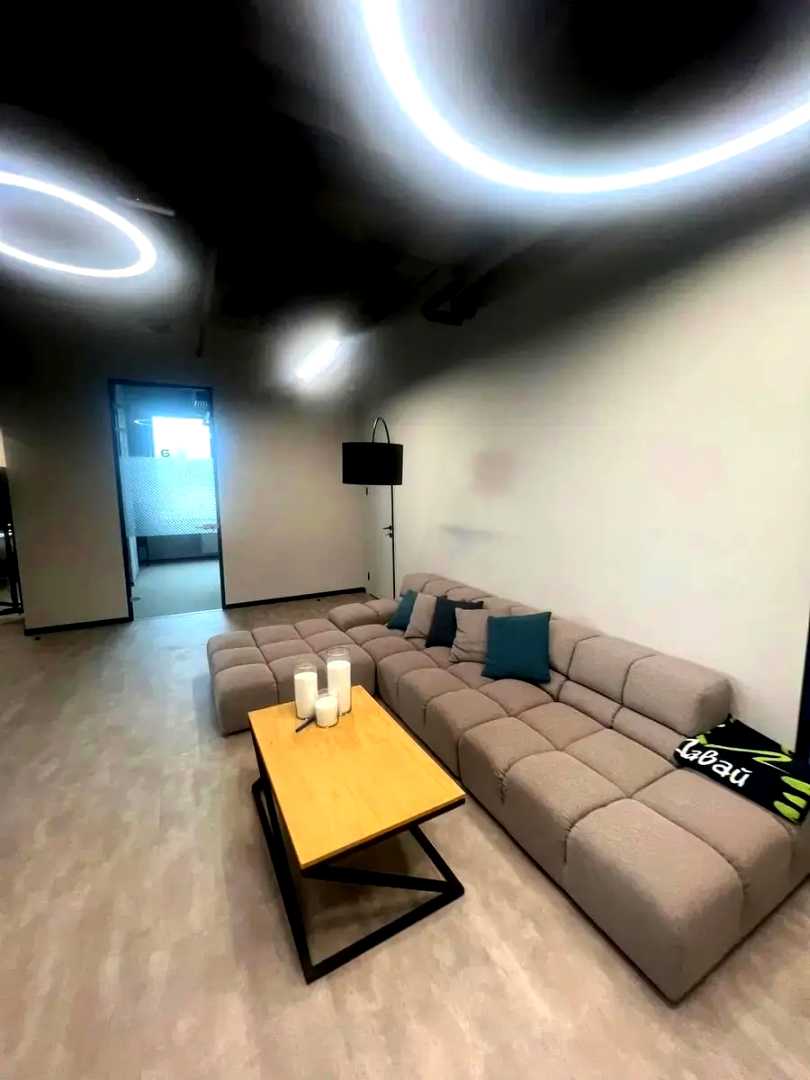 1868057460027276