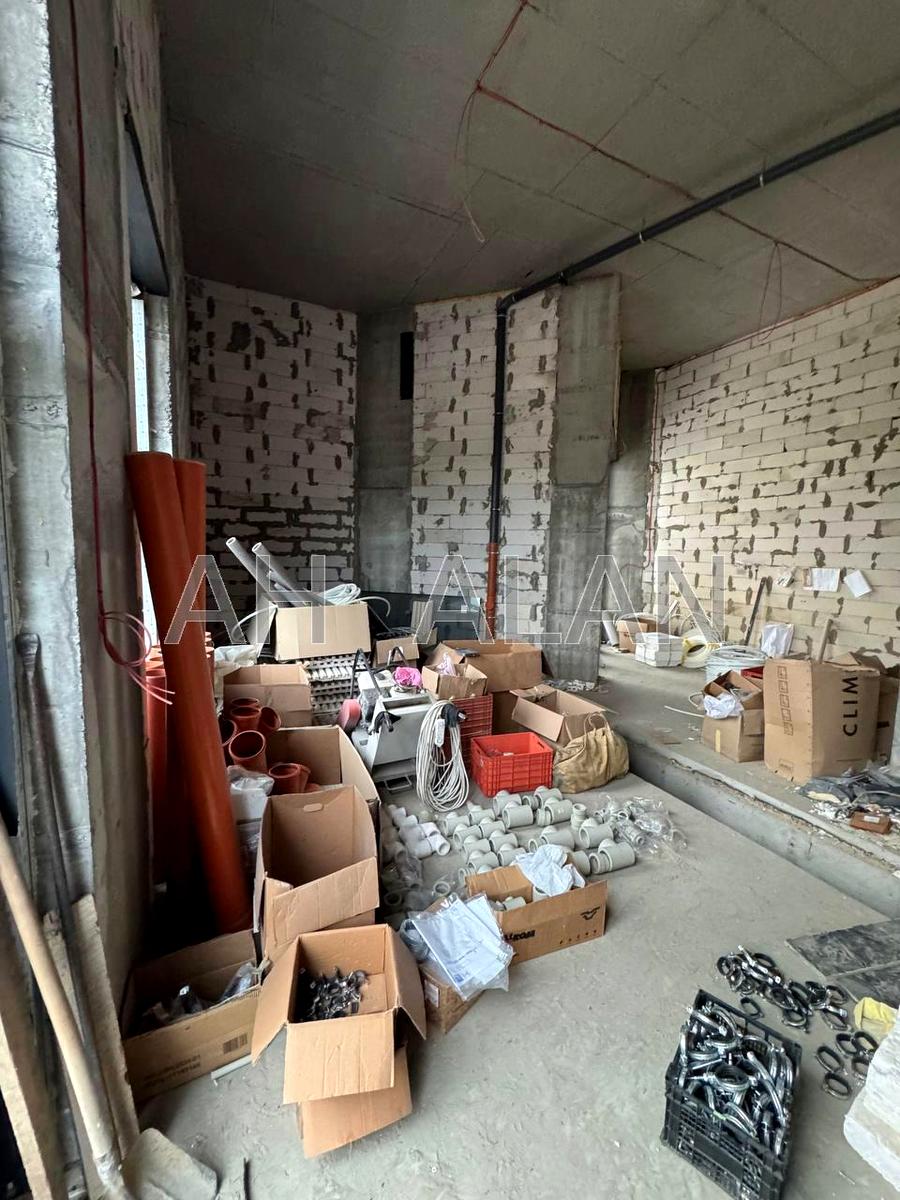 1868060610689840