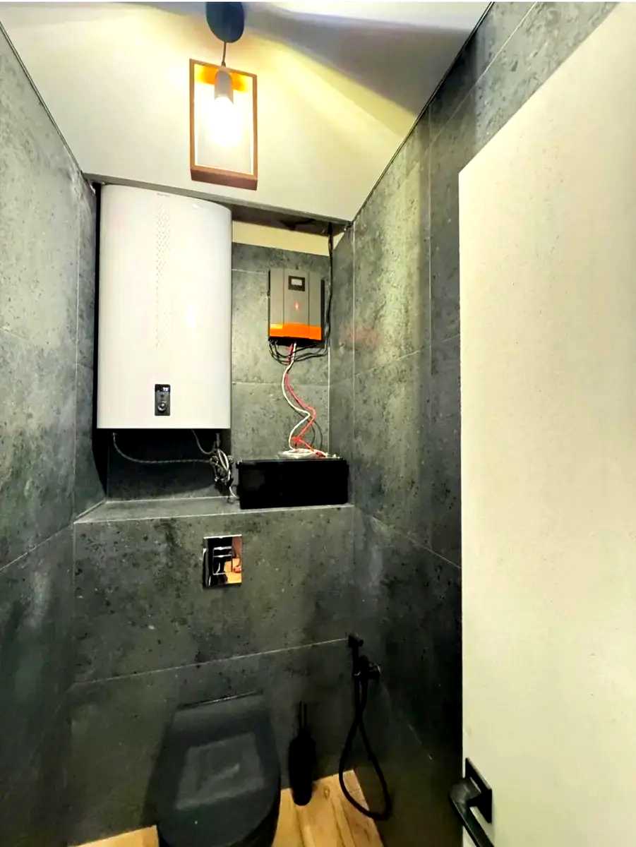 1868061855866821