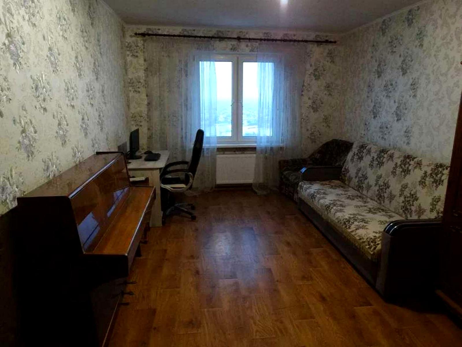 1868063010007713