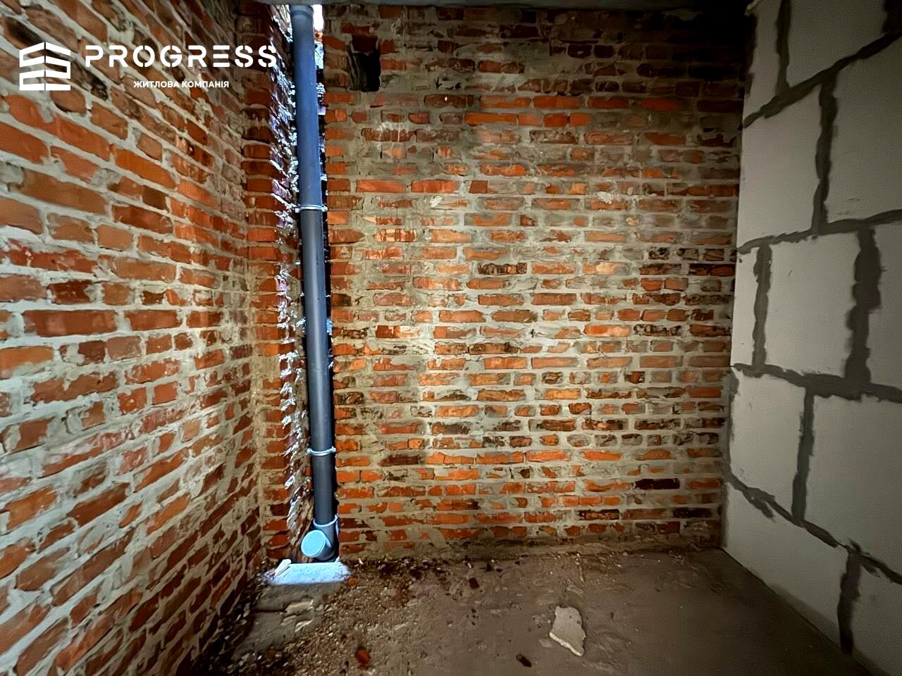 1868066035242360