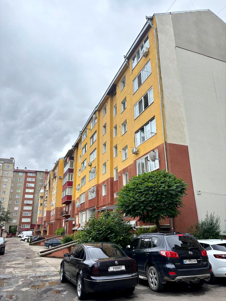 1868066309566659