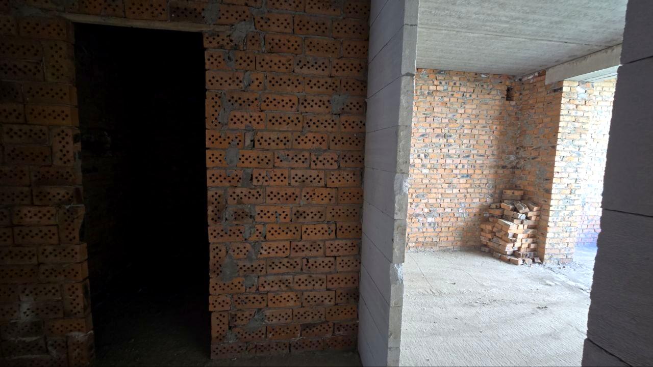 1868067218271081