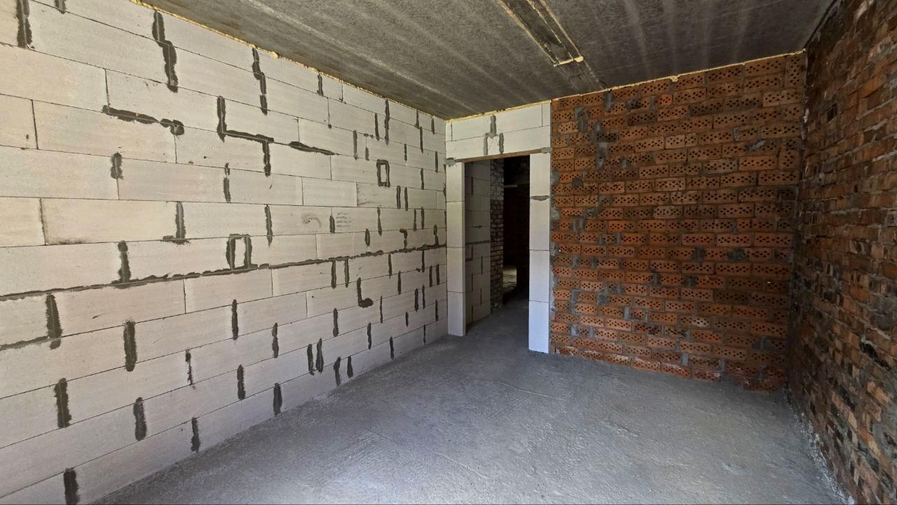 1868067218725637