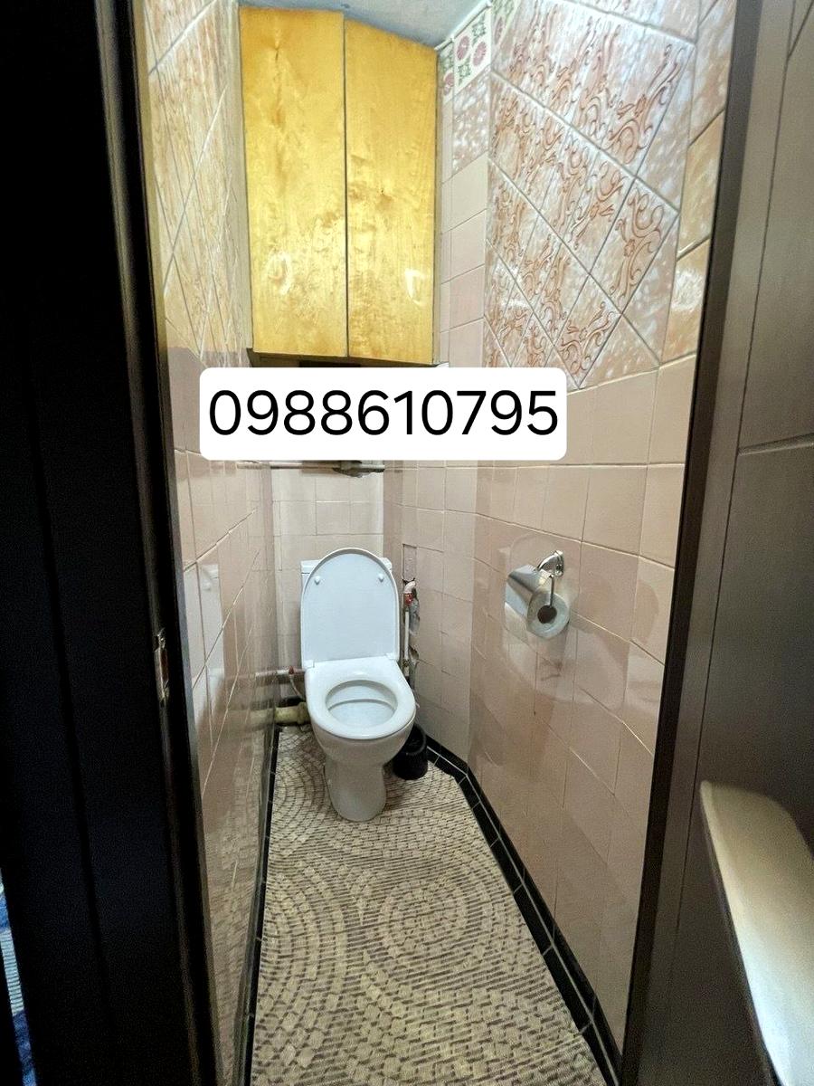 1868072734021383