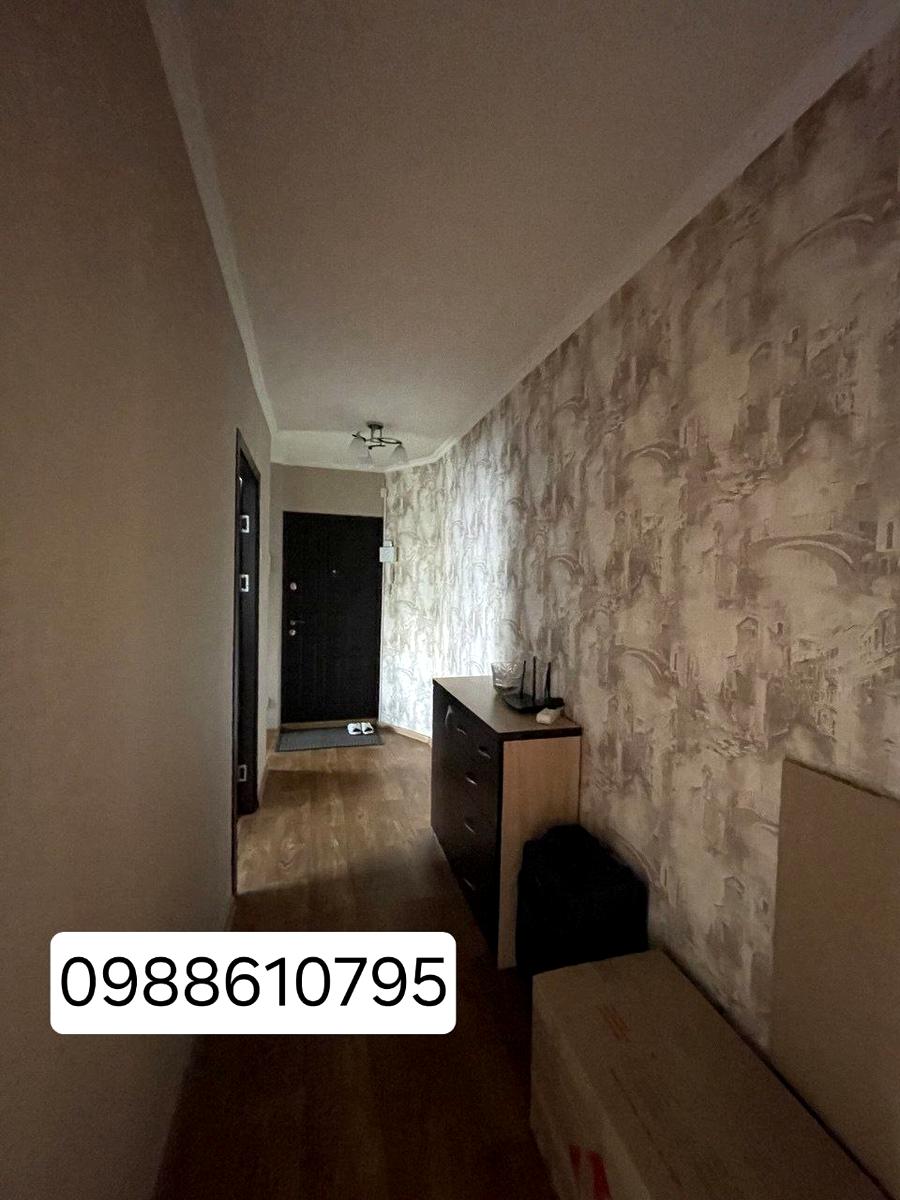 1868072734976867