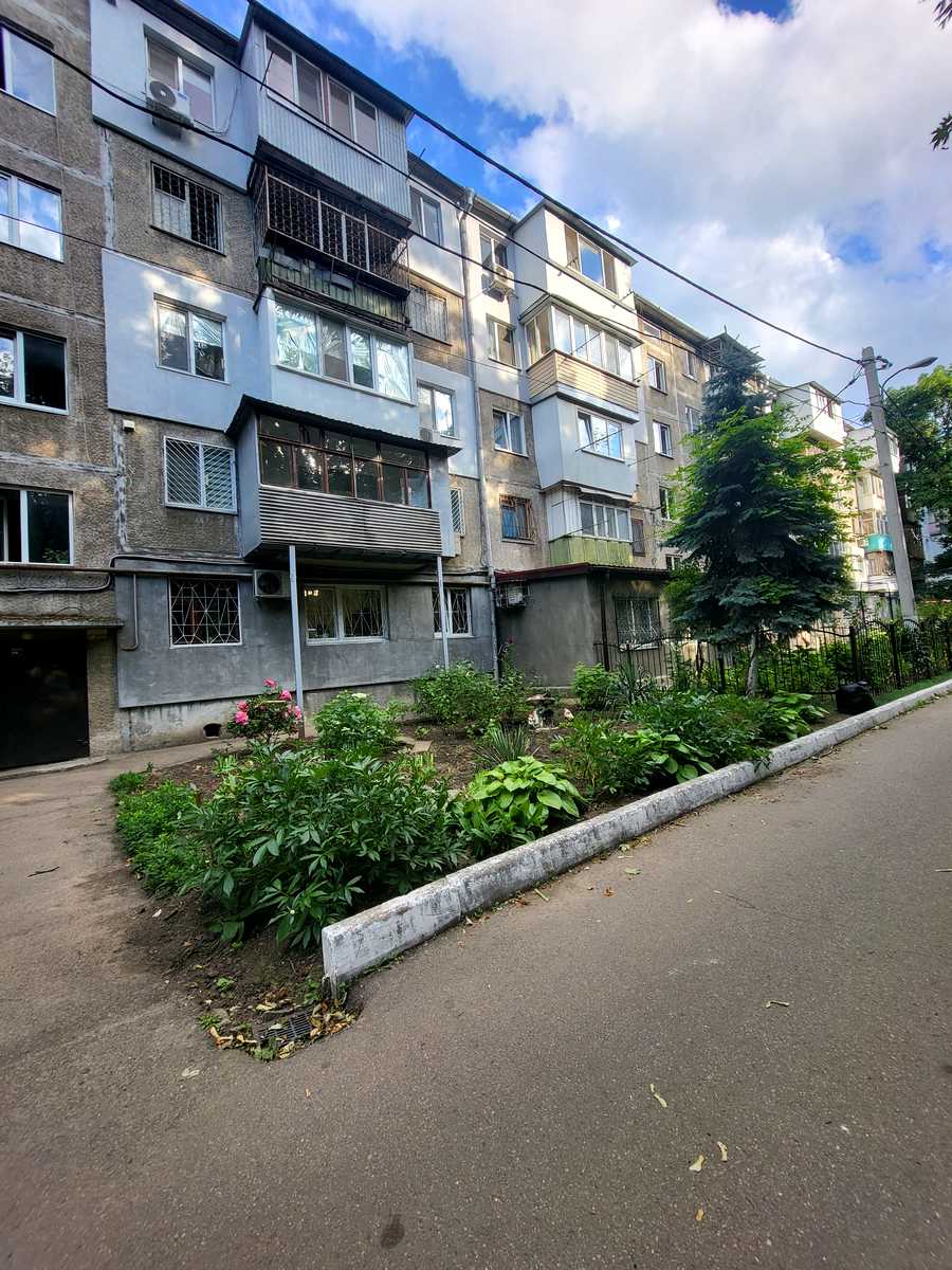 1868076933863794