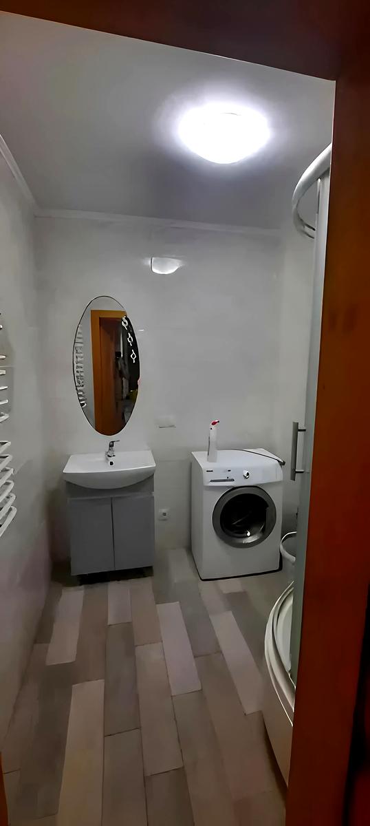 1868077407975738