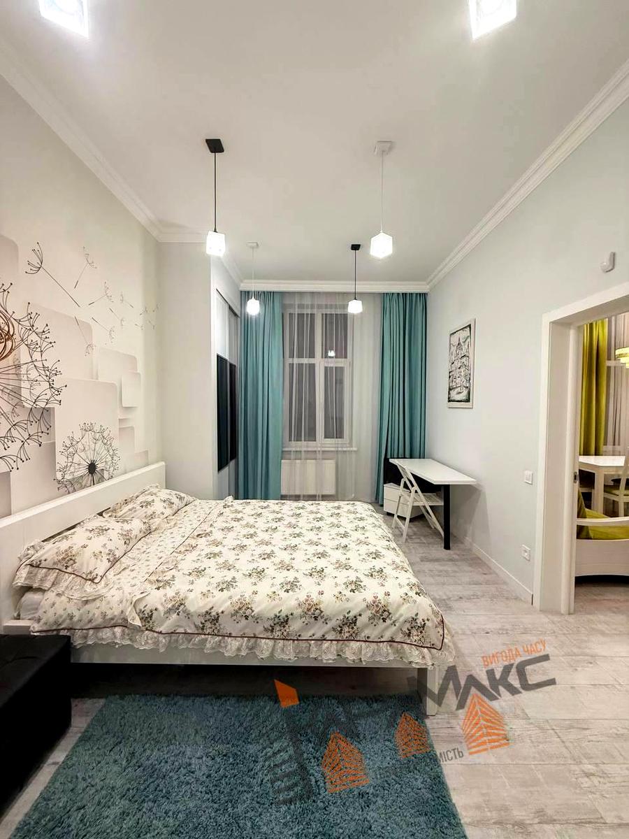 1868077652081132