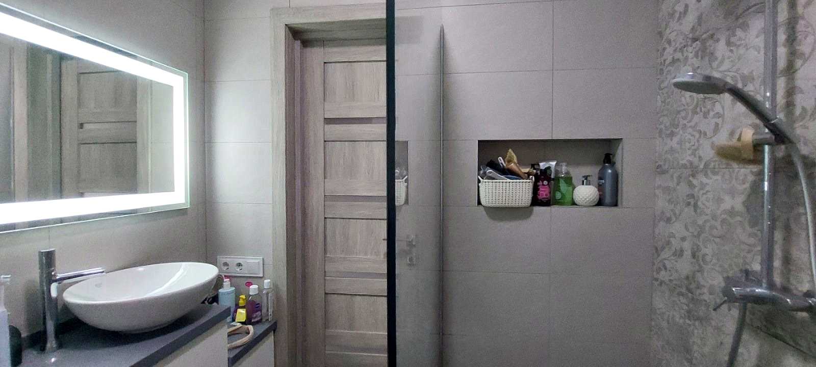 1868078072872810