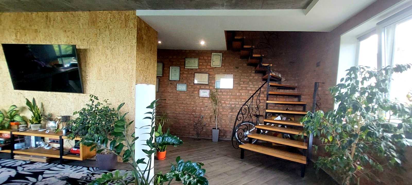 1868078104586782