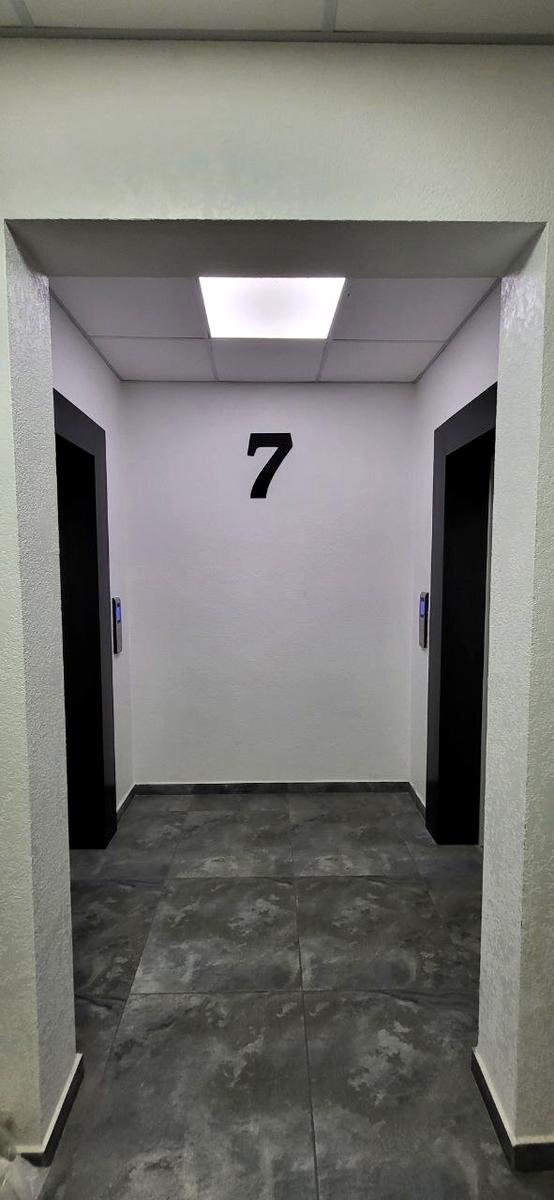 1868084924368482