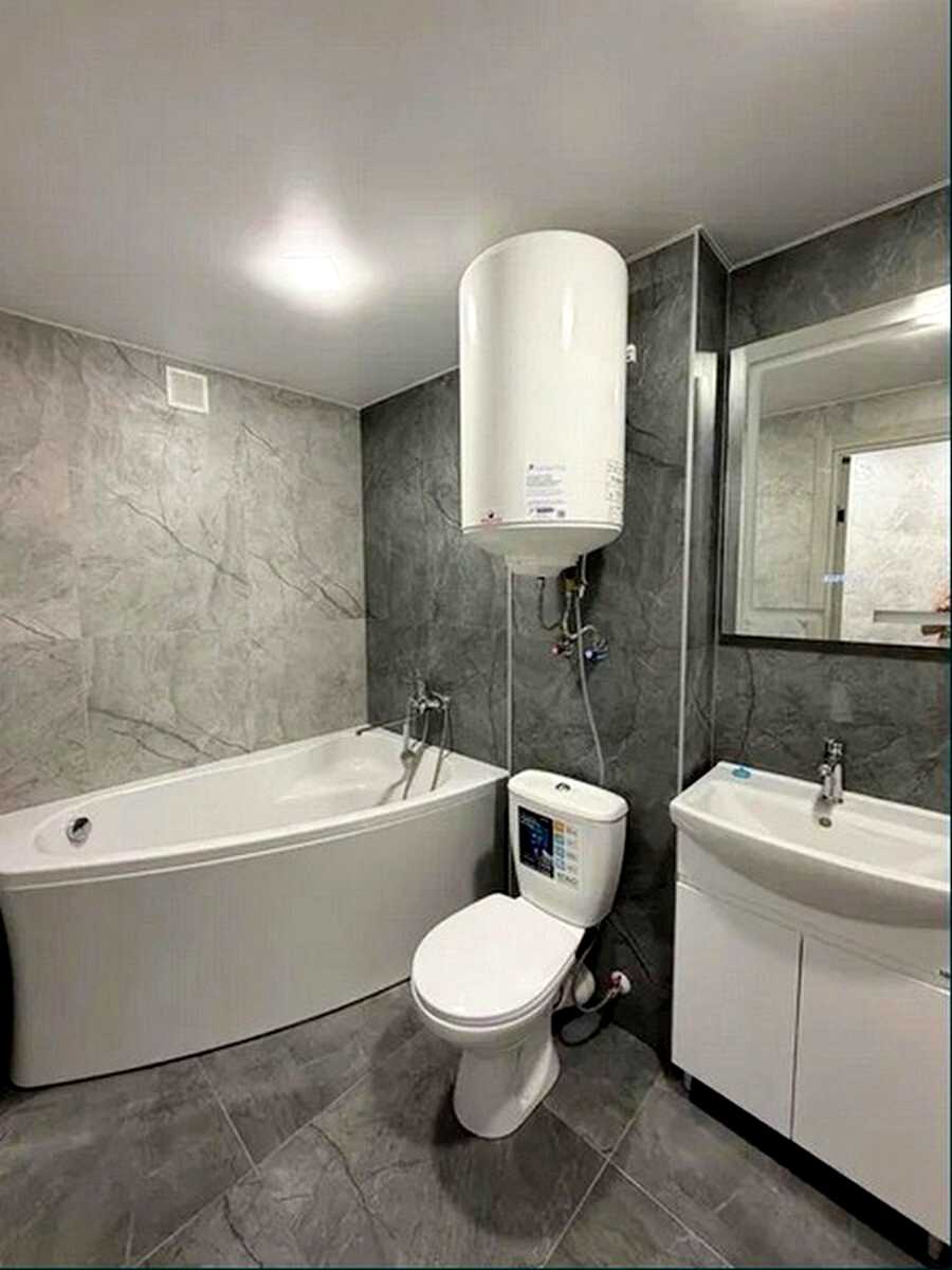 1868138022442012