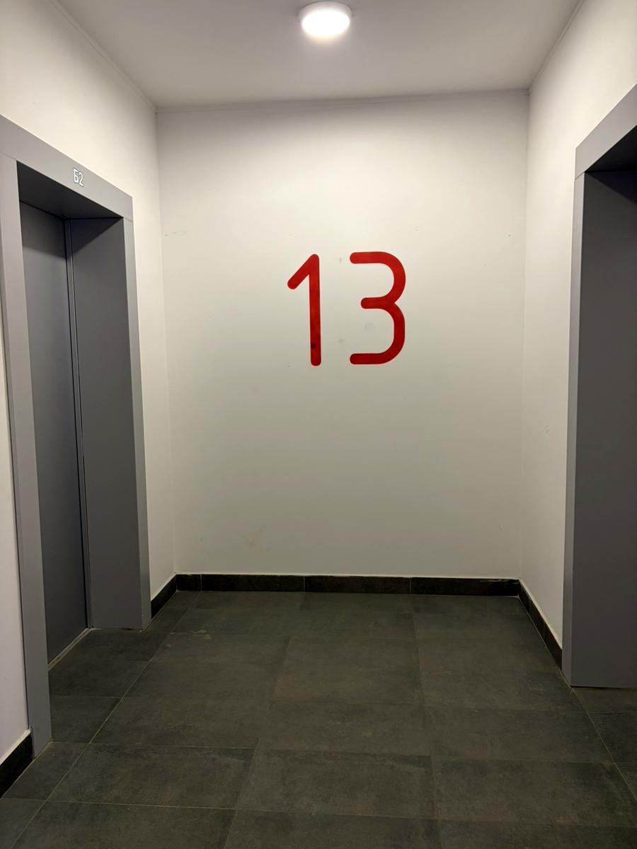 1868138972708991
