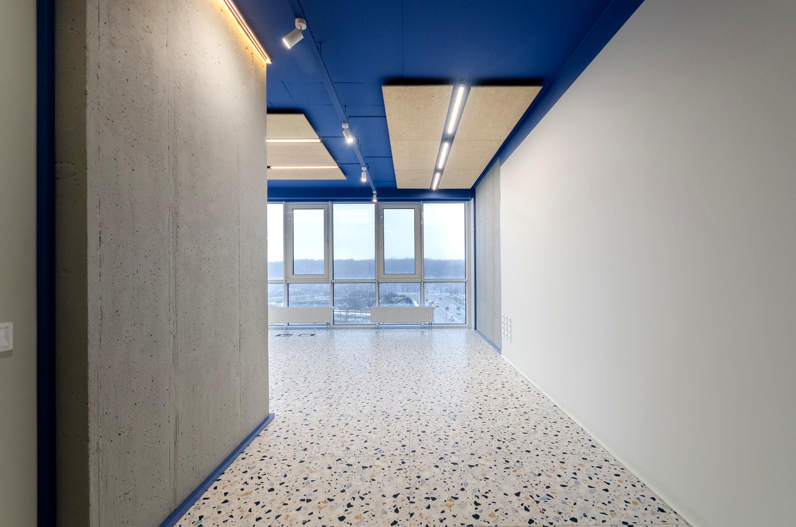 1868143635141561