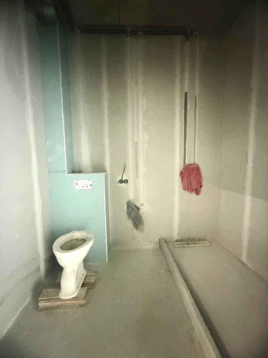 1868143784222083