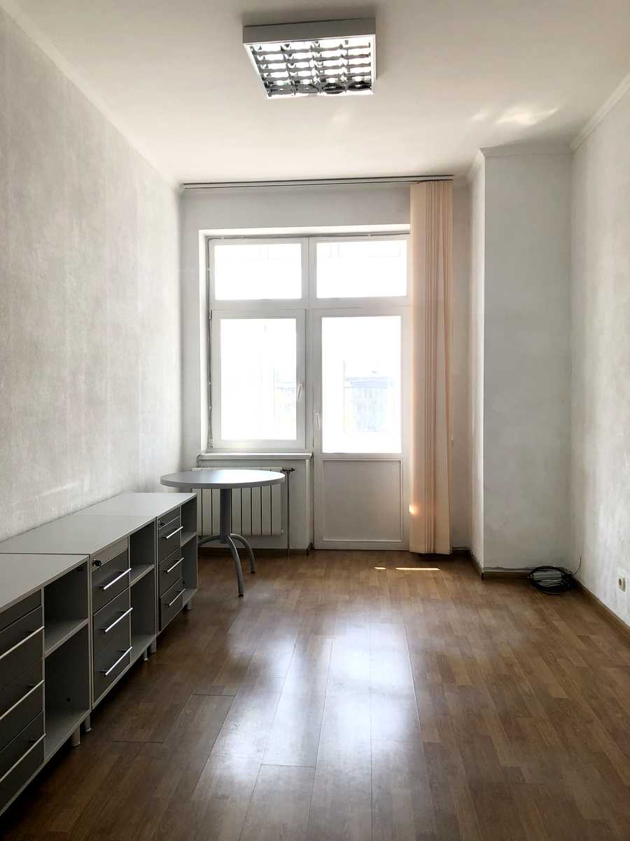 1868143935381773