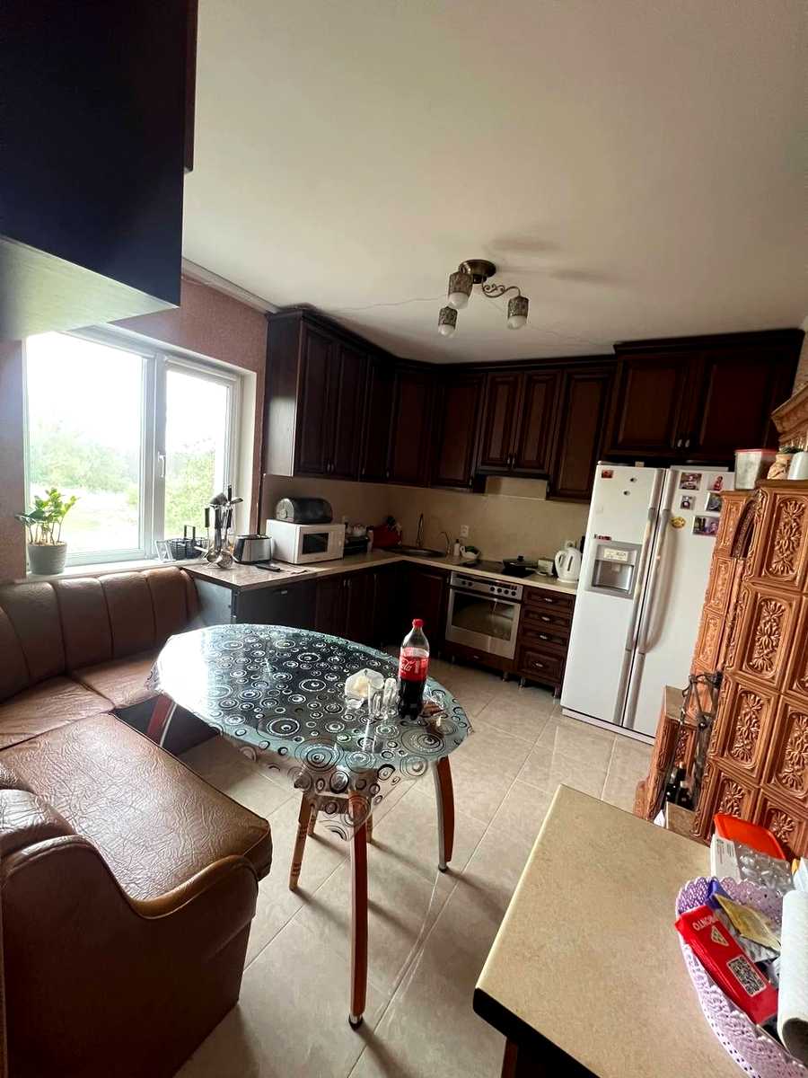 1868144442579361