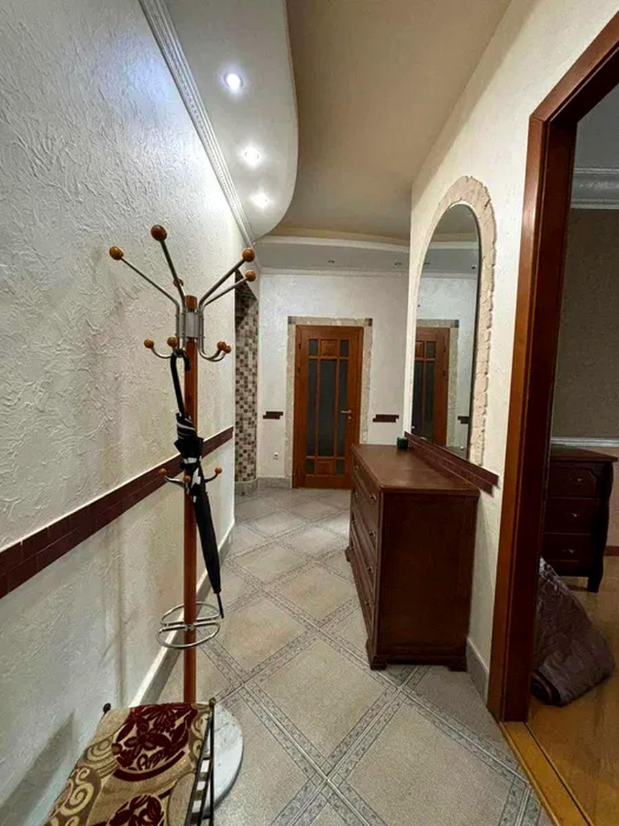 1868145791770249