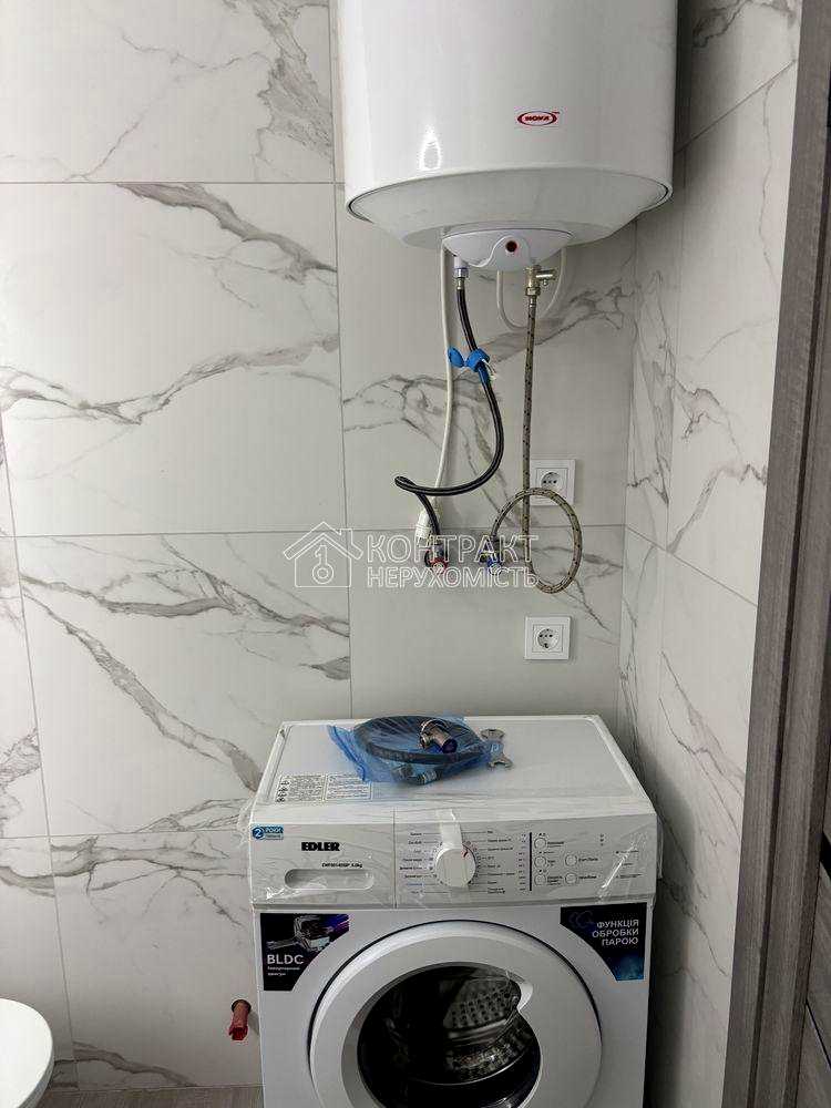 1868147048754771