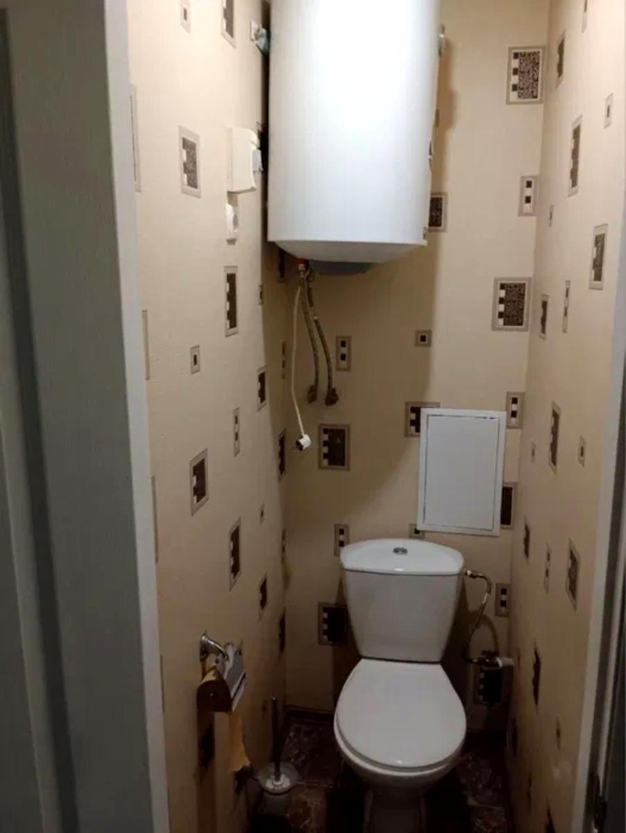 1868150964889889