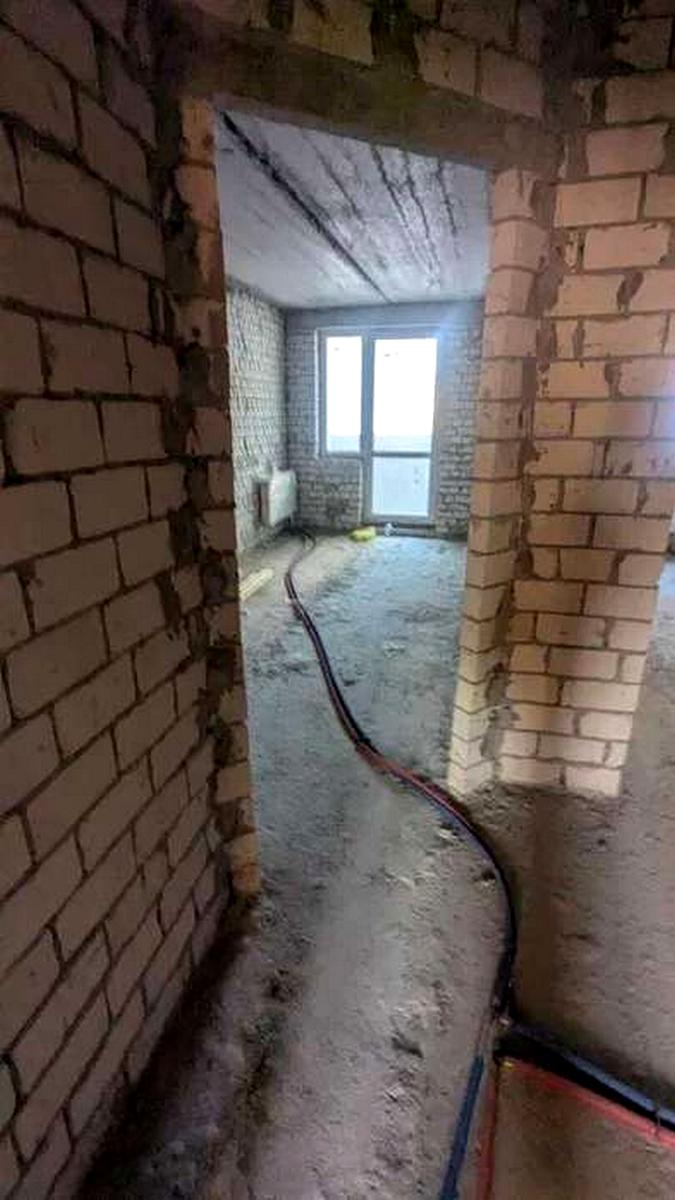 1868157078929048
