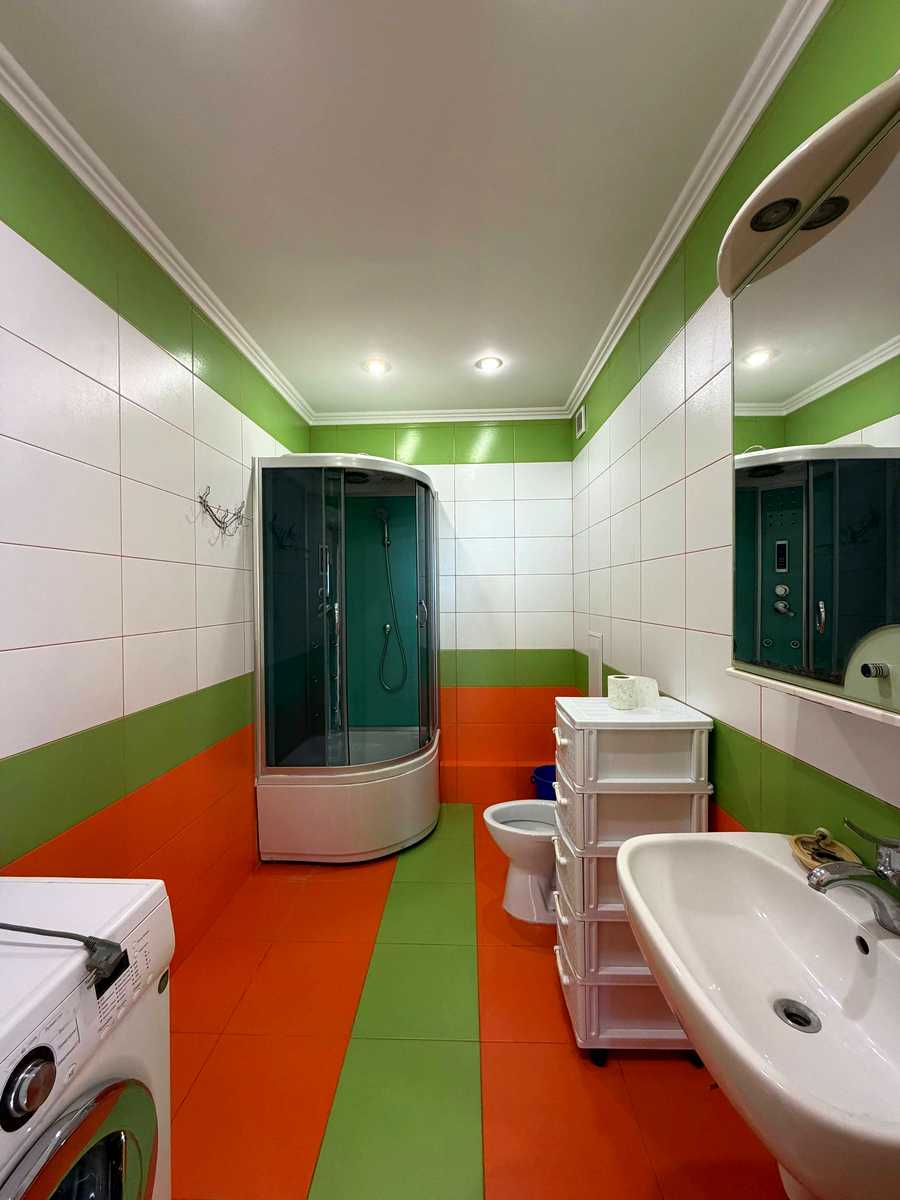 1868158323873768