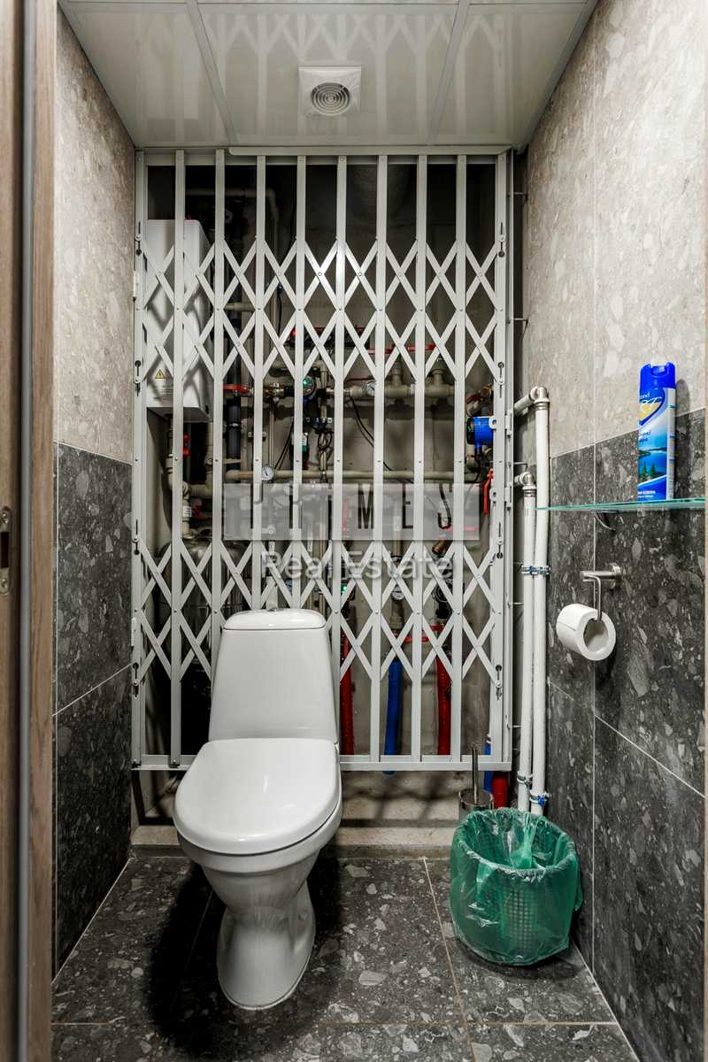1868159757191959