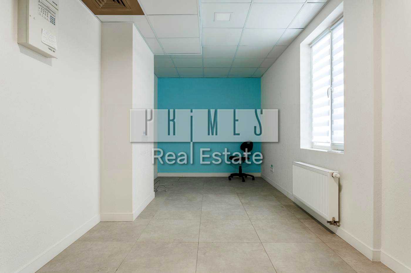 1868159761679744