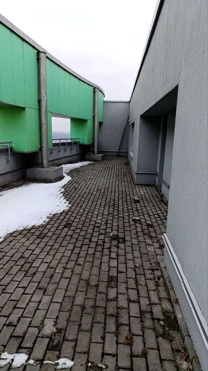 1868161351389123