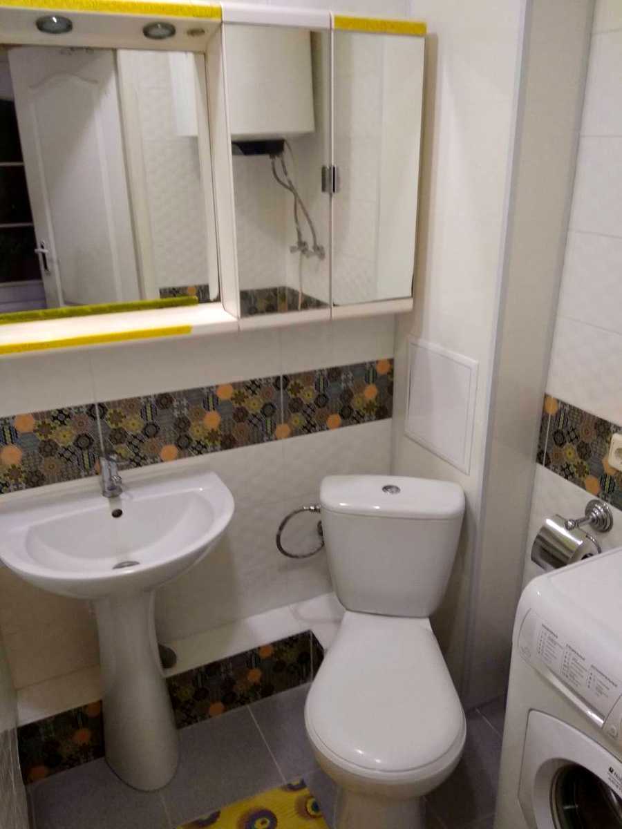 1868162801209038