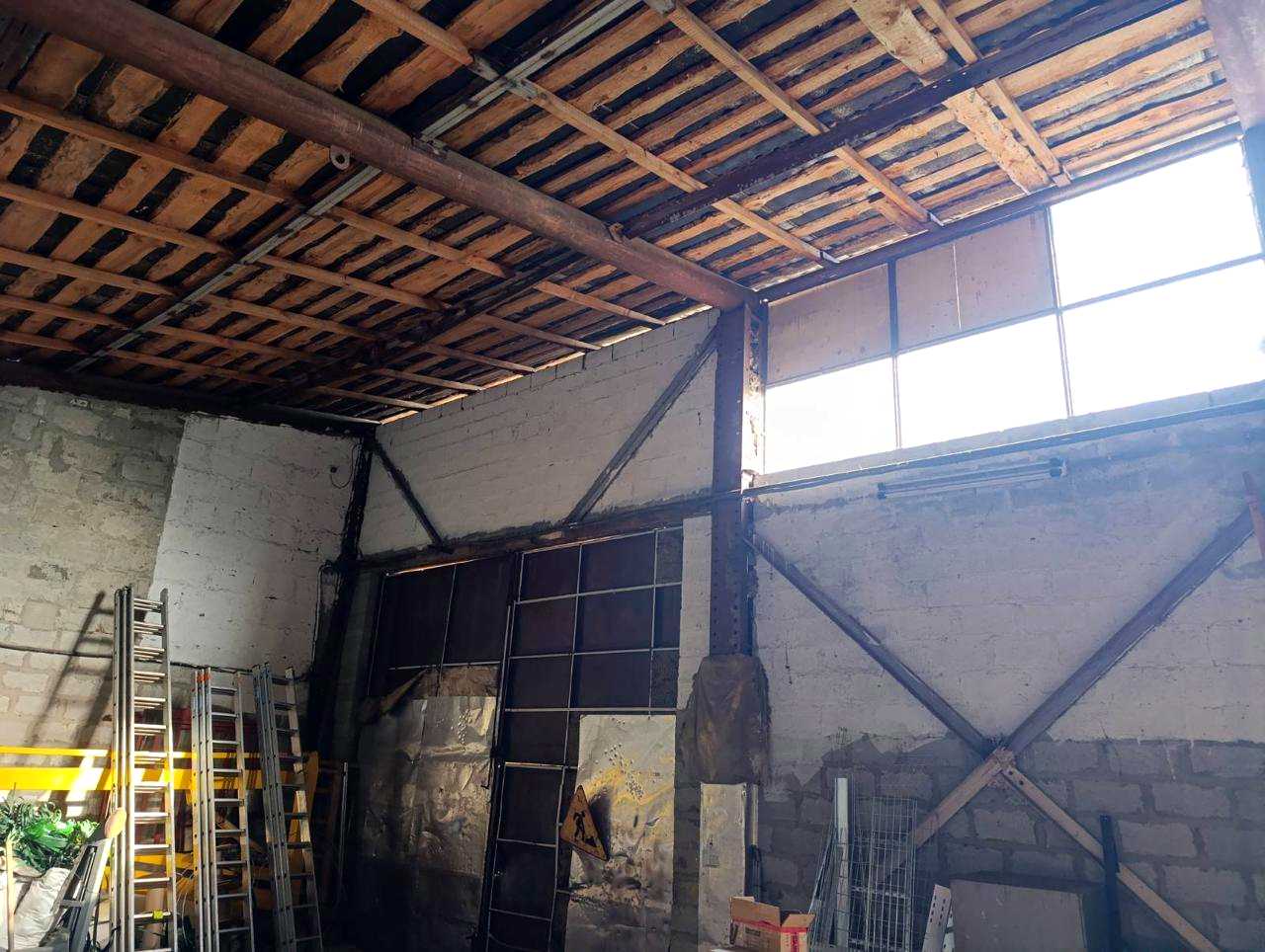 1868164050651464