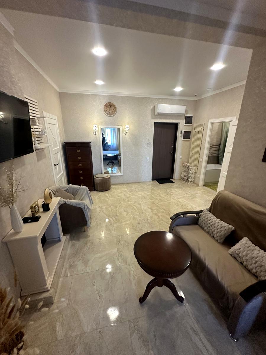 1868176586243976