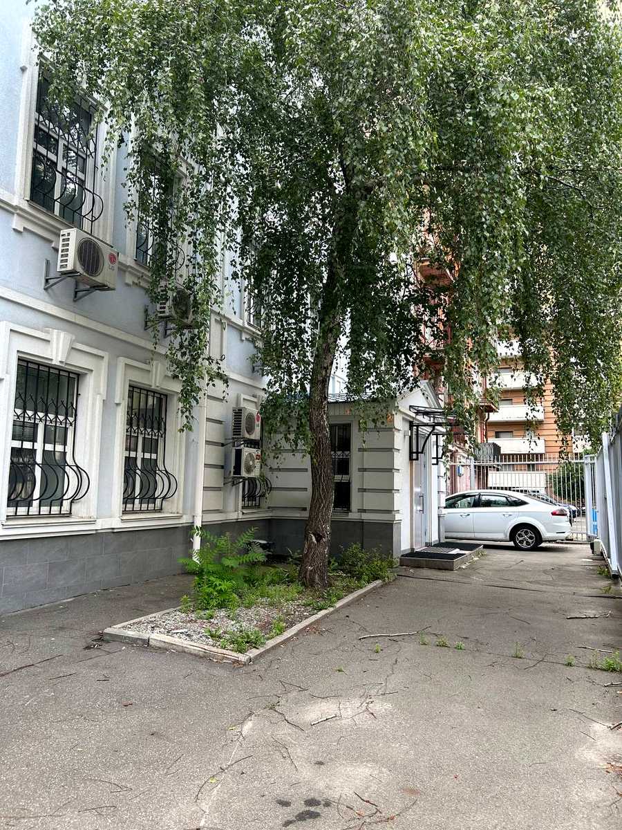 1868177746518601